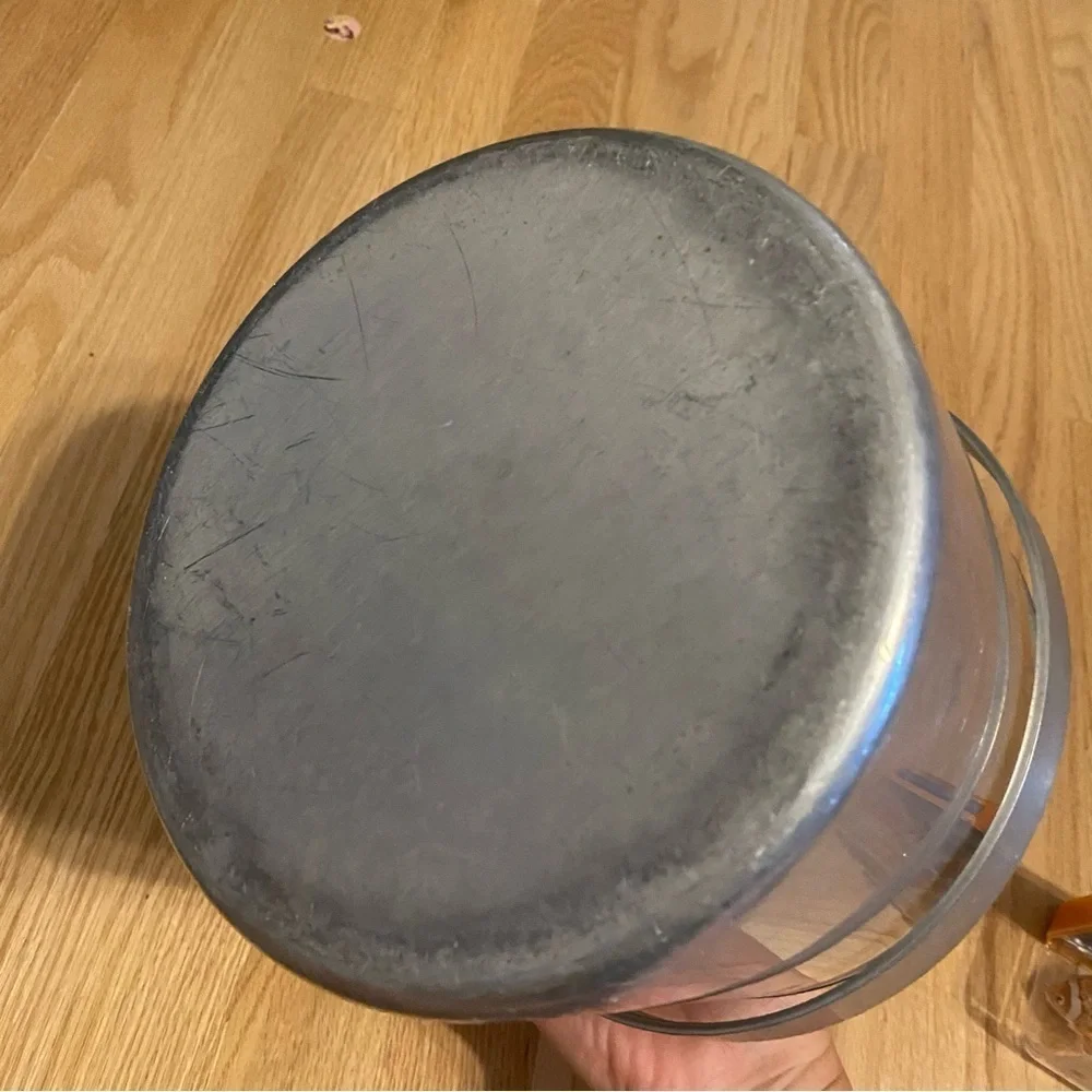 Vintage aluminum ice